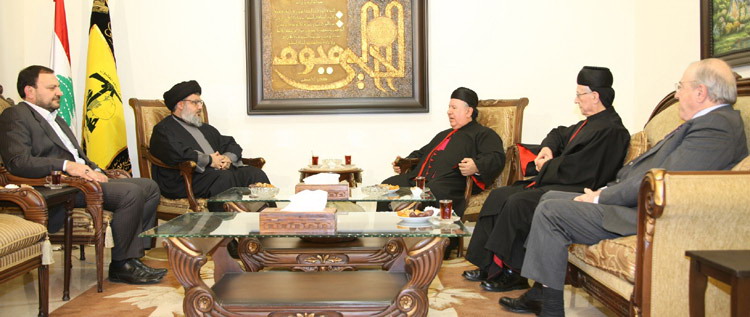 Une délégation représentant le patriarche maronite Béchara Raï chez sayed Nasrallah