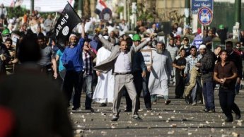 Affrontements au Caire entre pro et anti-Morsi