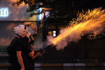Répression aveugle des manifestants antigouvernementaux en Turquie