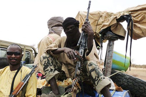 Hollande revêtira prochainement son uniforme militaire au Mali