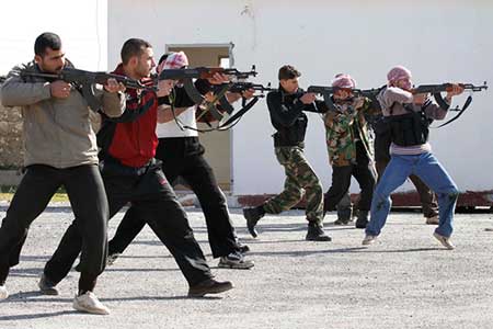 Des centres d’entrainements militaires à Doha pour les rebelles syriens
