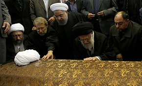A Téhéran, des dizaines de milliers de personnes aux funérailles de l’ex-président Rafsandjani