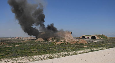 Premières images de la base d’al-Chaayrate après les frappes US
