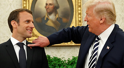 Head & Shoulders trolle Macron avec des shampoings anti-pellicules à l’ambassade de France
