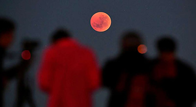Le monde a observé la plus longue éclipse de Lune du XXIe siècle (photos)
