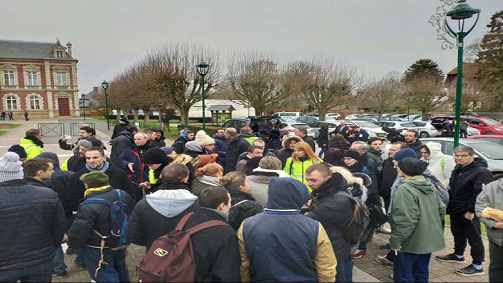 France: hélicoptère, barrages... La visite de Macron dans l’Eure sous tension
