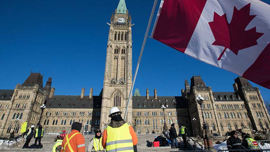 «Trudeau doit partir»: des «gilets jaunes» manifestent devant le parlement canadien
