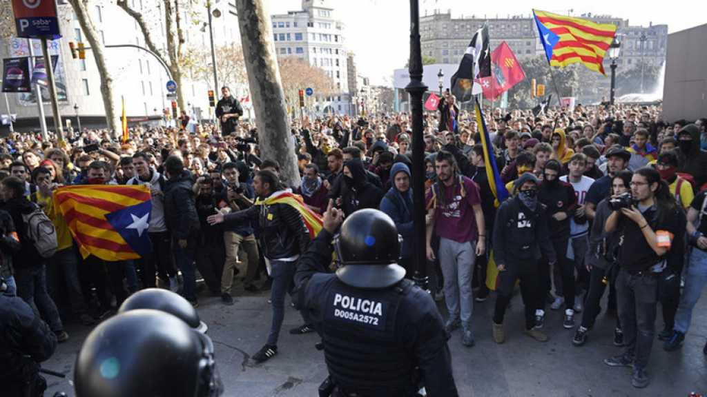 Grève et routes coupées en Catalogne pour protester contre le procès des indépendantistes