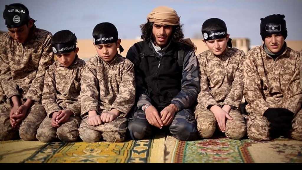 «Daech»: Un enfant de trois ans s’entraîne à décapiter sur une peluche