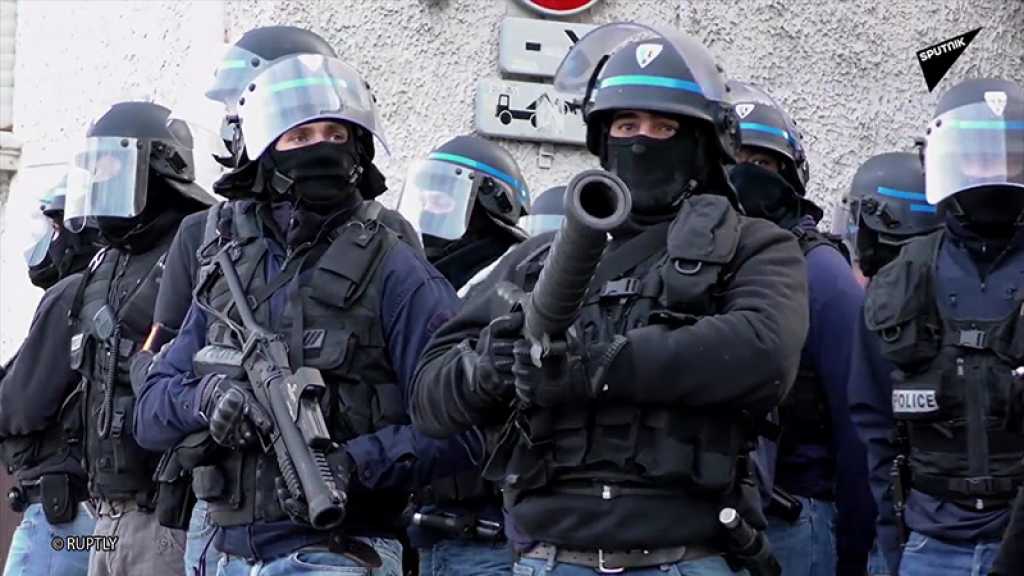 La police française utiliserait des «armes de guerre» lors des manifestations