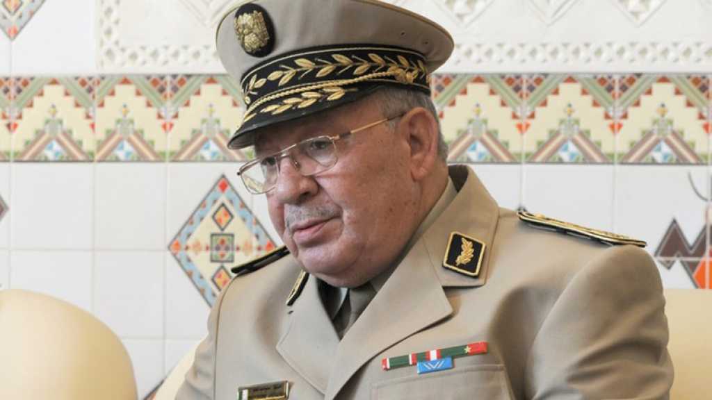 Algérie : le chef de l’armée appelle au dialogue pour sortir de la crise et refuse une transition