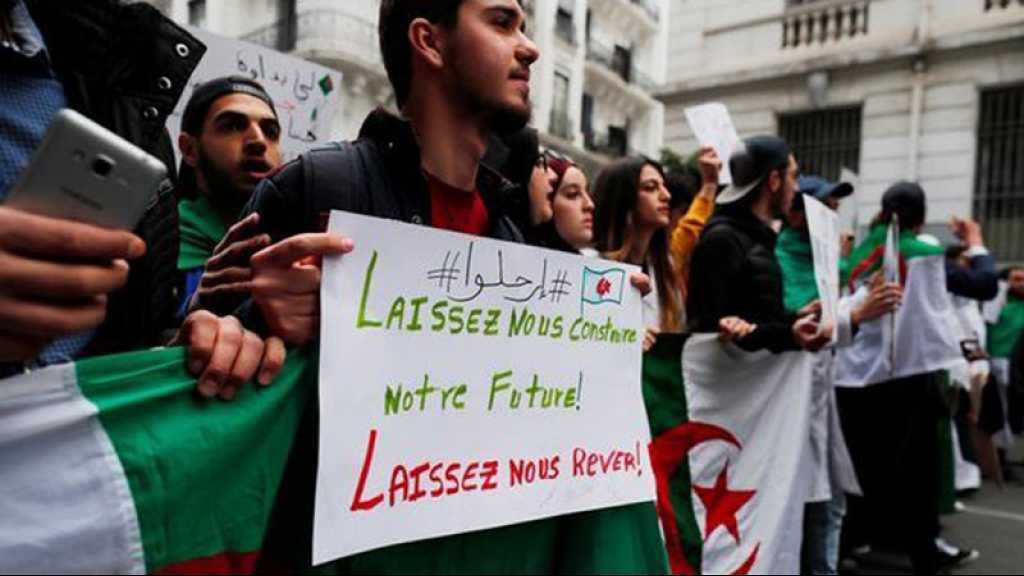 Algérie: les étudiants manifestent contre la présidentielle prévue le 12 décembre