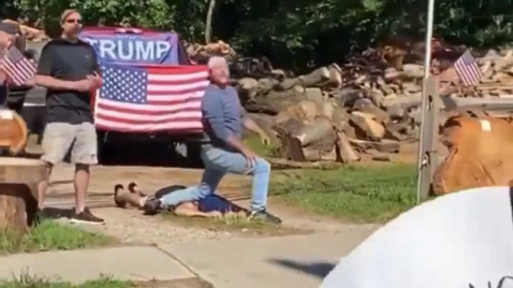 USA: un homme licencié et un autre suspendu après s’être moqués de George Floyd en mimant sa mort