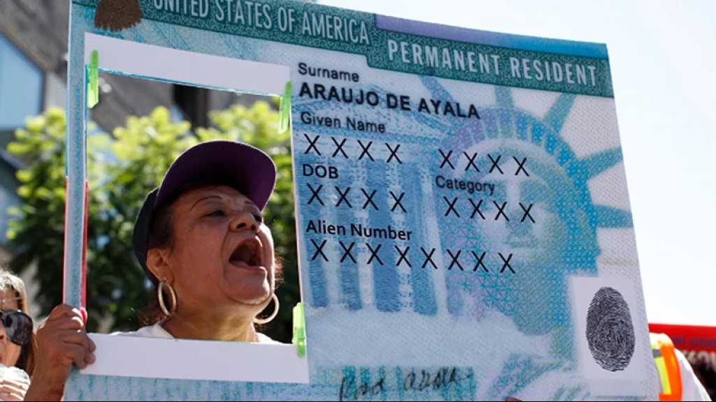 Trump gèle les cartes vertes et de nombreux visas de travail jusqu’en 2021