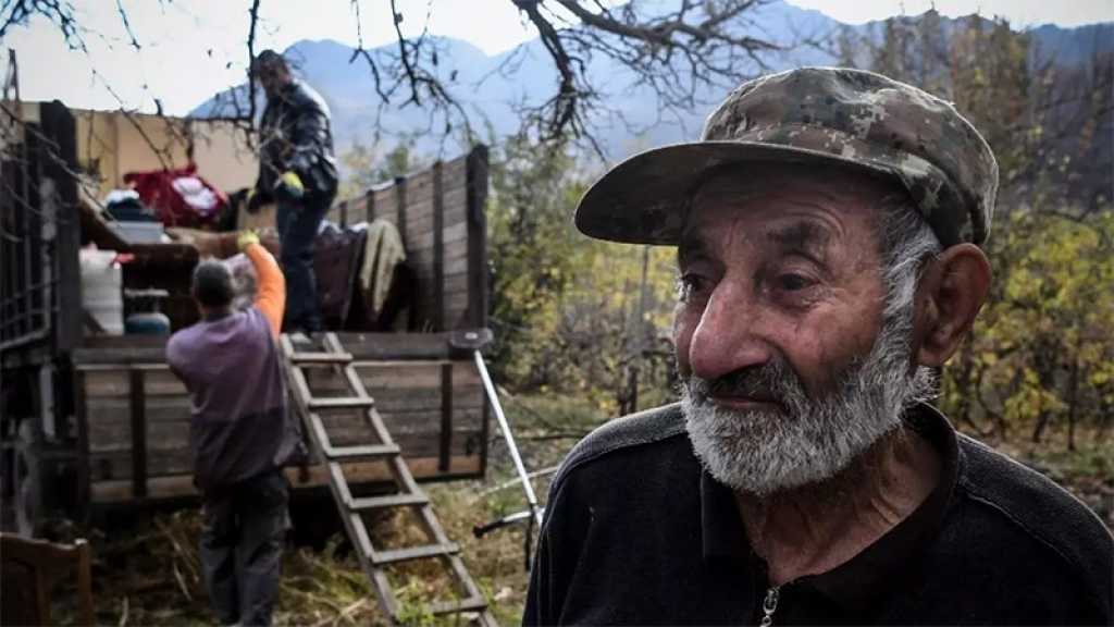 Haut-Karabakh: les Arméniens brûlent leurs maisons avant la cession à l’Azerbaïdjan