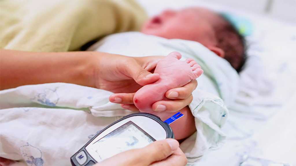 Covid-19: un bébé de 18 jours testé positif et hospitalisé dans la Loire