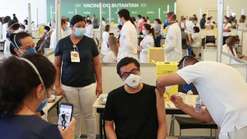 Virus: 40 millions de doses de vaccins administrées, le variant sud-africain 1,5 fois plus contagieux