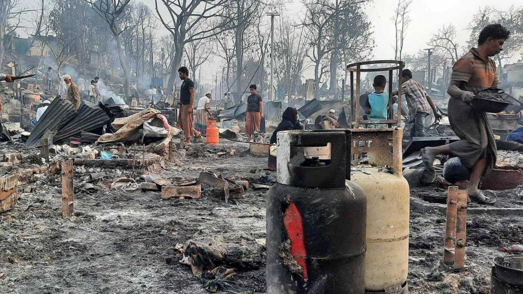 Bangladesh: au moins six morts dans l’incendie d’un camp de Rohingyas, plus de 50.000 déplacés