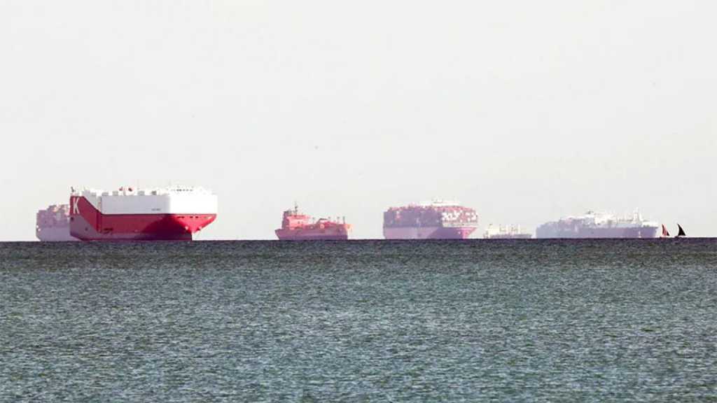 Canal de Suez: plus de 300 navires en attente, trafic maritime stable
