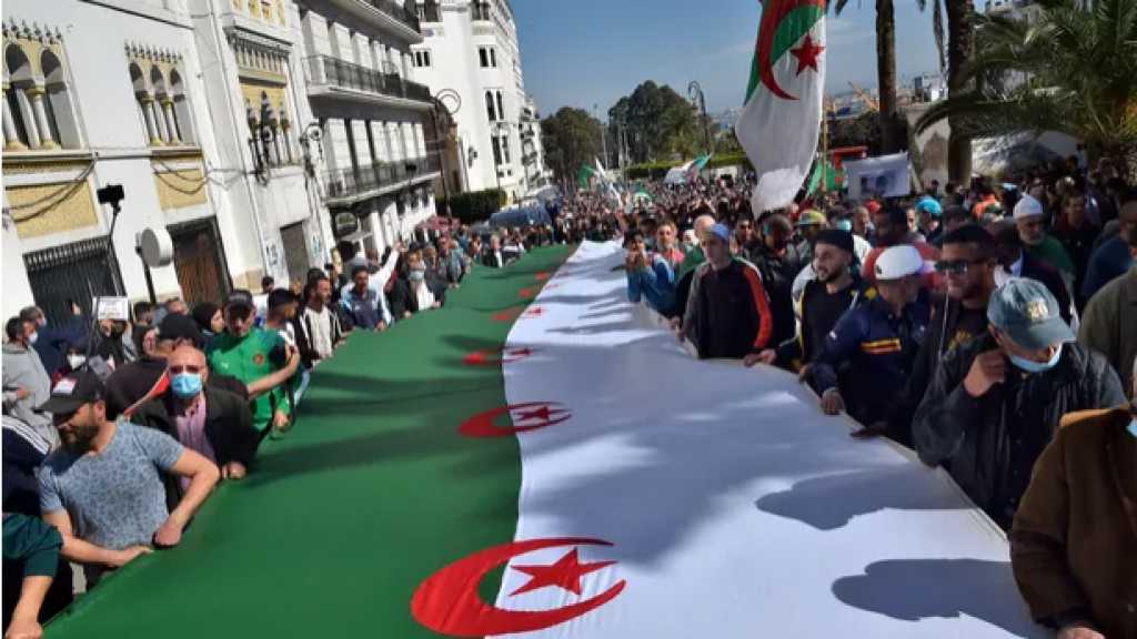 Algérie: les étudiants du Hirak dans la rue, malgré le ramadan