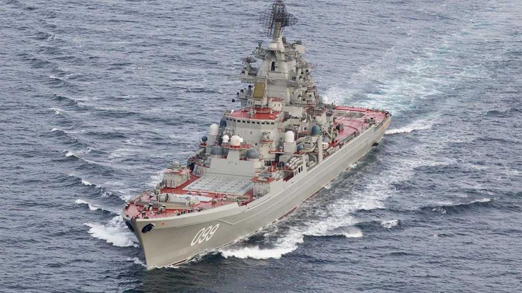 L’armée russe ouvre le feu pour stopper un destroyer britannique qui a violé sa frontière