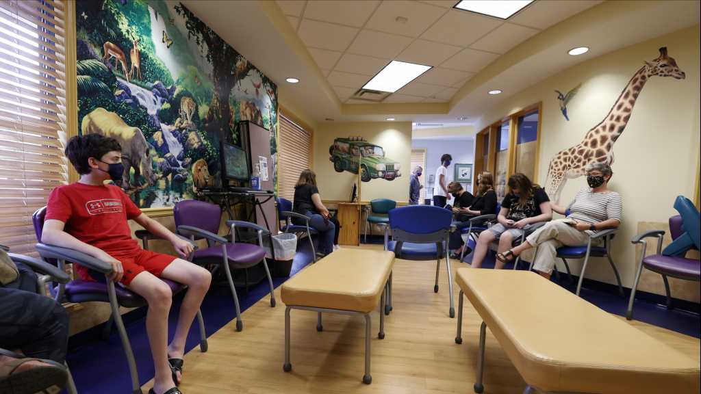 USA: des écoles de Géorgie offrent une prime de 1.000 dollars aux employés vaccinés contre le Covid