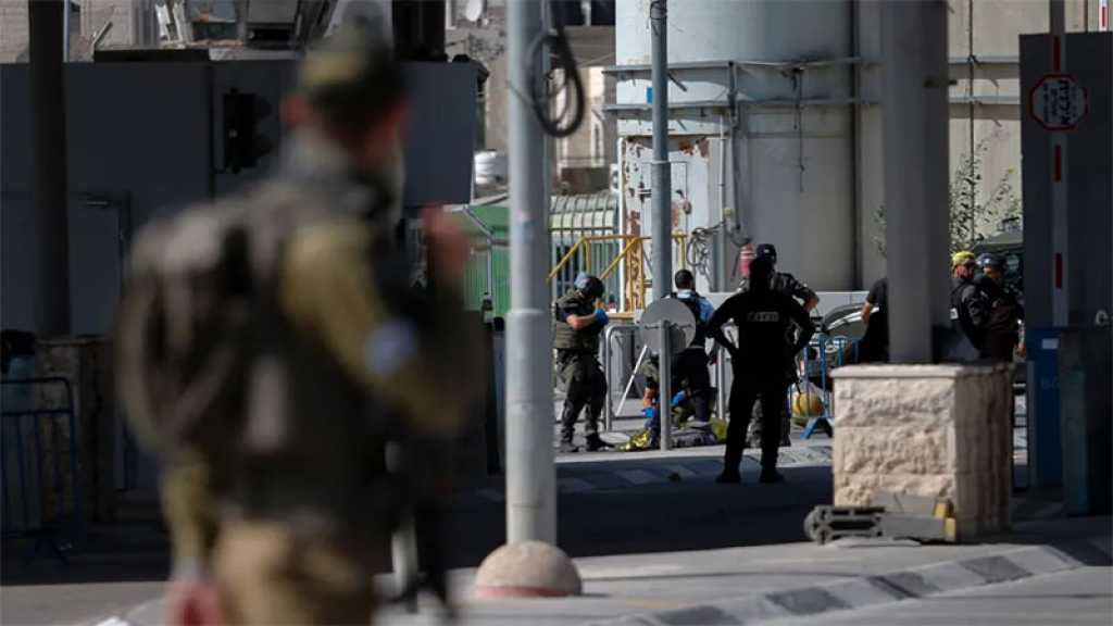 Un agent de la police de l’occupation blessé dans une attaque à la voiture-bélier au point de contrôle de Qalandiya