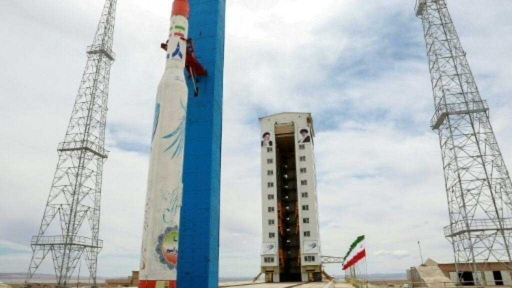 L’Iran annonce le lancement d’une fusée transportant des appareils de recherche spatiale