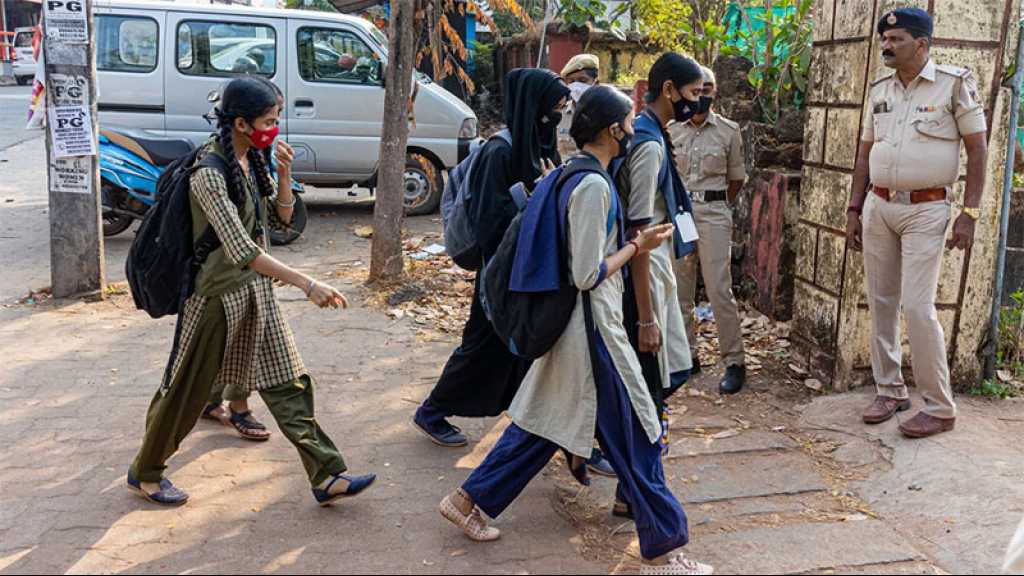 Inde: tensions autour du hijab, des lycées sous surveillance policière