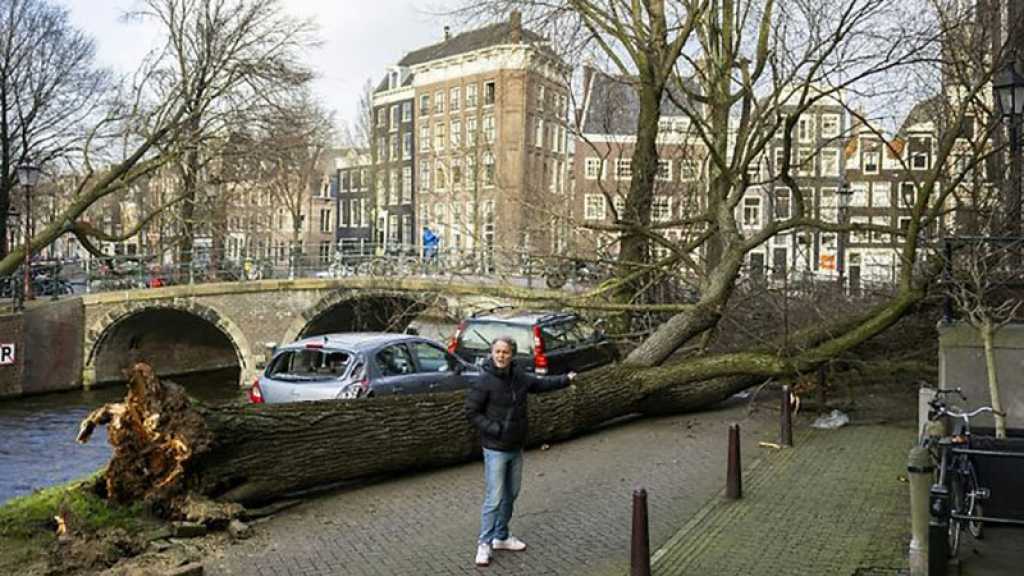 Tempête Eunice: 9 morts en Europe, 83 000 foyers français sans électricité