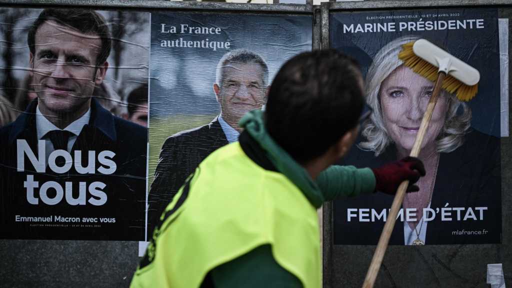 Présidentielle: Macron en baisse, Le Pen et Mélenchon en hausse, Zemmour chute