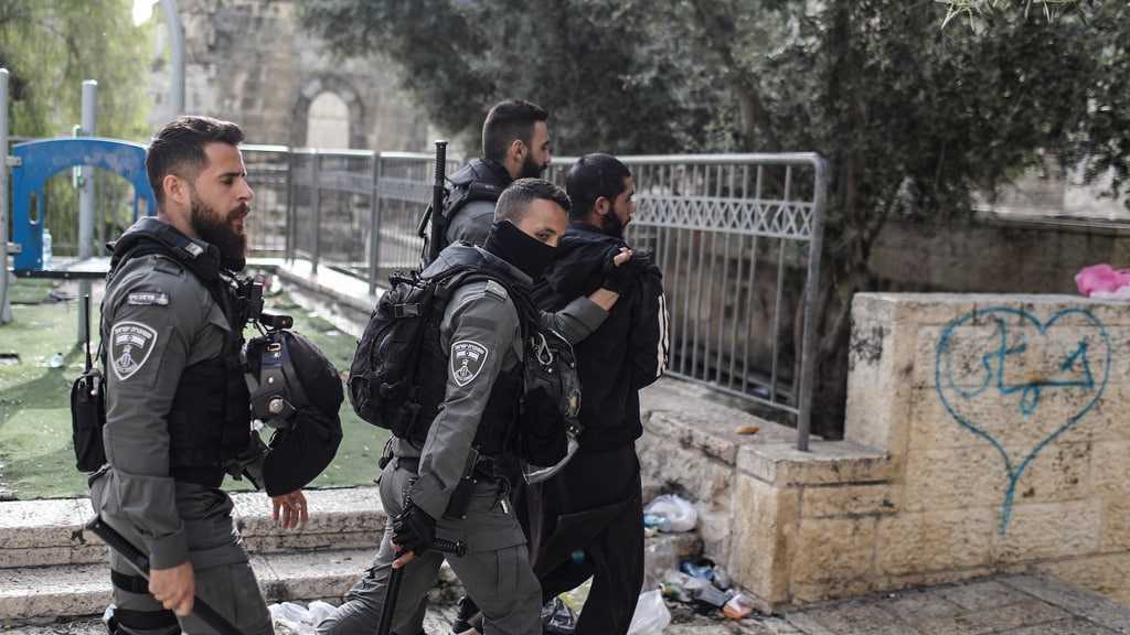  Les forces d’occupation font irruption à AlAqsa, 19 palestiniens blessés