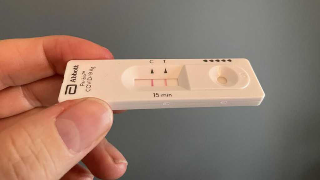 Royaume-Uni: un malade testé positif au Covid pendant 505 jours, un record