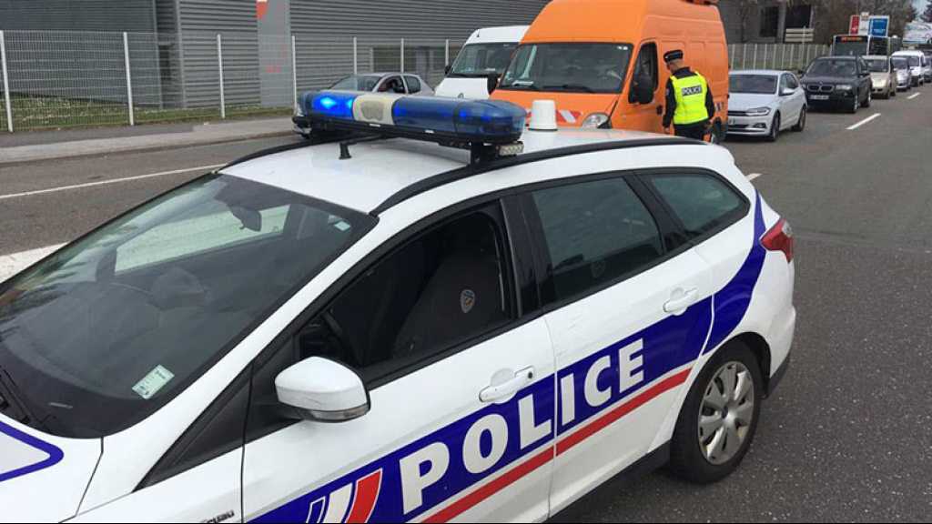 France: une camionnette force un barrage de police près de l’Italie, un migrant blessé par balle