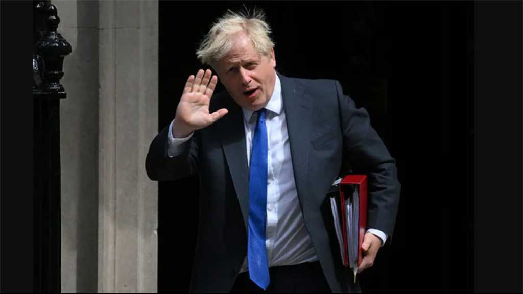 De plus en plus isolé, Boris Johnson se bat pour sa survie
