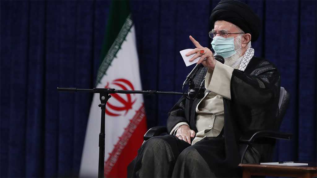 Sayyed Khamenei : Sous le slogan de la religion, la République islamique s’est sauvée et s’est développée