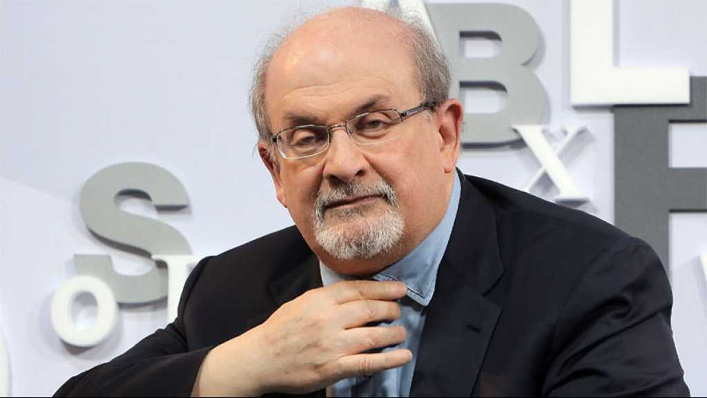 Salman Rushdie poignardé sur scène pendant une conférence aux Etats-Unis