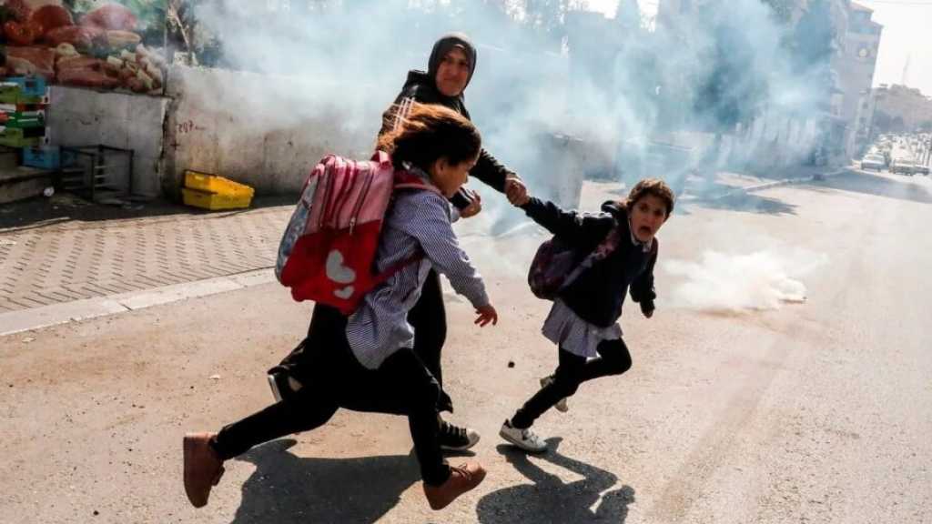 De nombreux écoliers asphyxiés et blessés par des tirs israéliens à Al-Khalil