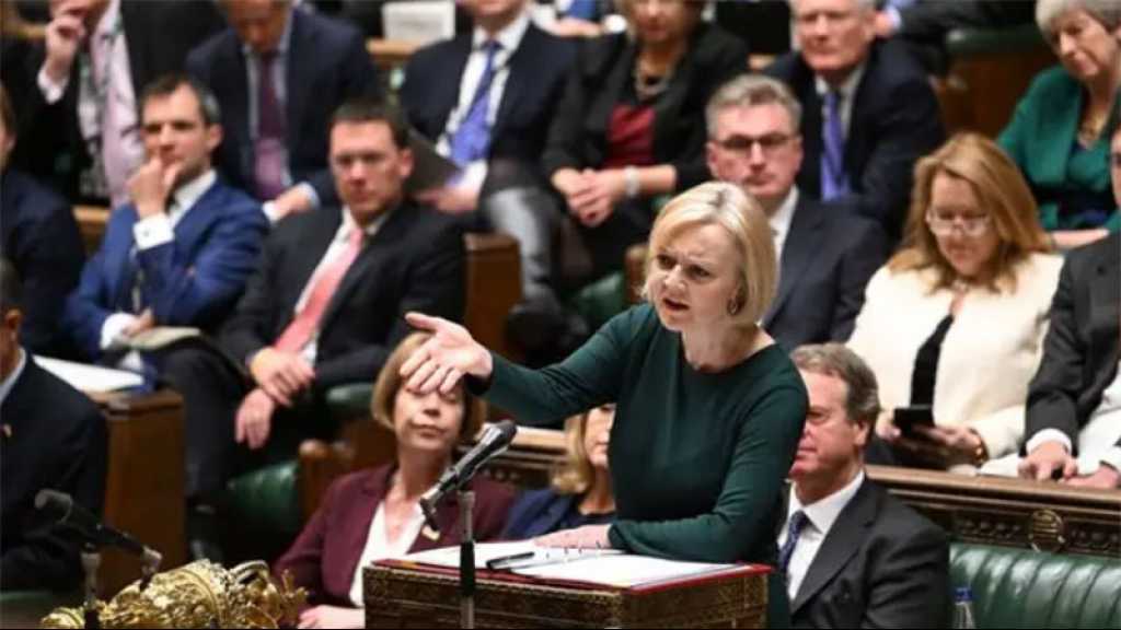 Liz Truss menacée, se résout à de nouvelles concessions et remplace son ministre des Finances