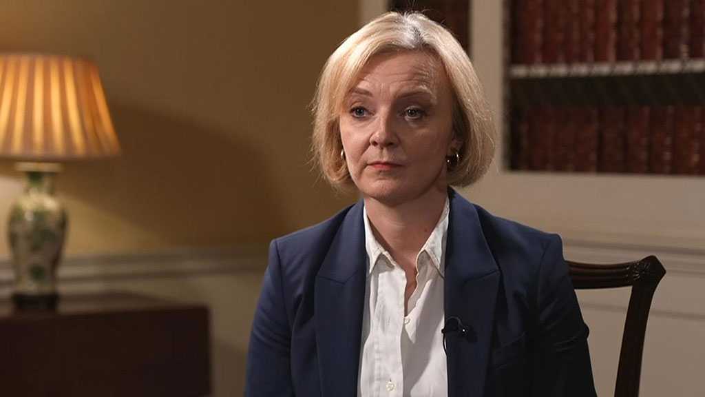 «Désolée» pour ses «erreurs», Liz Truss veut rester première ministre britannique