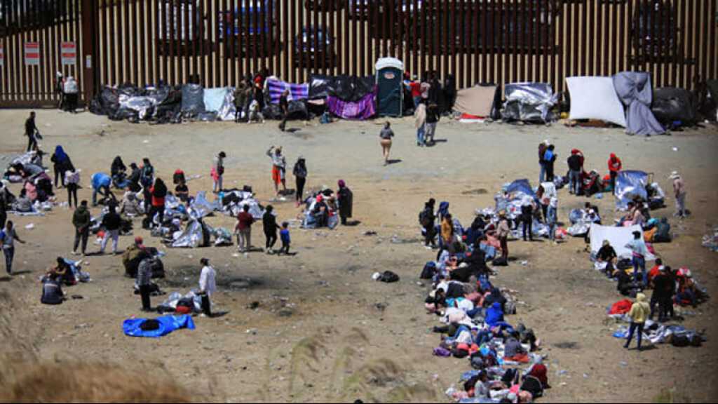 Washington lève des restrictions à sa frontière Sud, un afflux de migrants attendu
