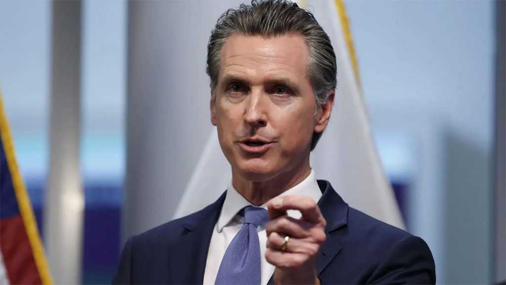 Migrants déplacés par avion: le gouverneur de Californie menace de poursuivre DeSantis