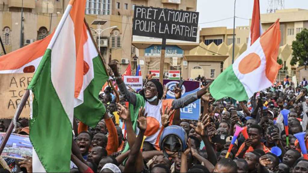 Niger: le régime promet une transition de trois ans maximum, manifestation de soutien à Niamey