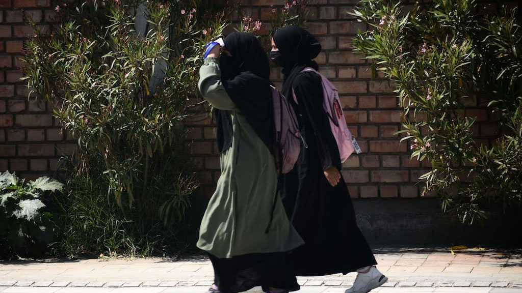 Rentrée scolaire : 67 élèves ont refusé d’enlever leur abaya, annonce Attal