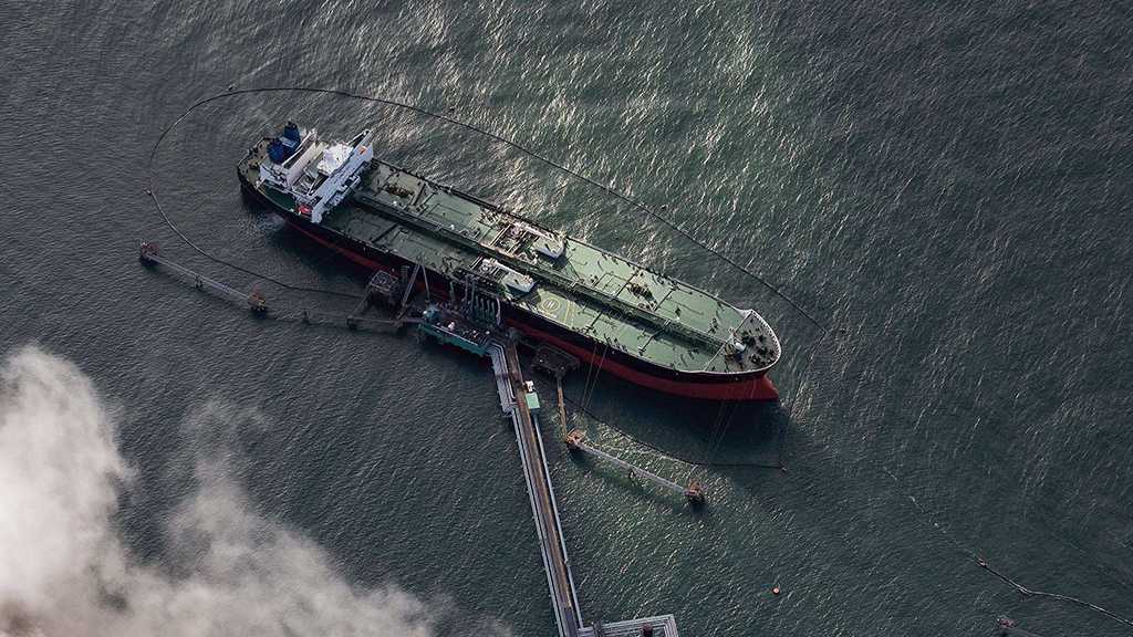 Des bateaux naviguant en mer Rouge masquent leur position
