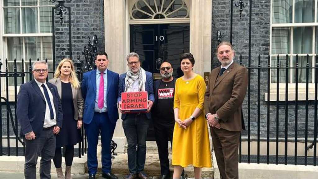 Pétition demandant la suspension des ventes d’armes britanniques à «Israël» remise à Downing Street