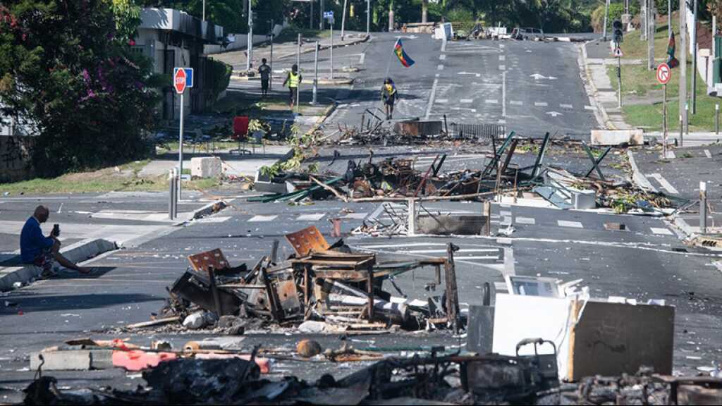 France: Macron en route pour la Nouvelle-Calédonie, nouveaux incendies dans la nuit à Nouméa