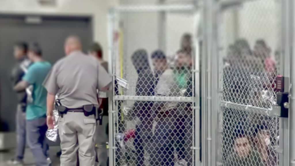 Immigré expulsé par erreur dans une prison: Trump laisse entendre qu’il appartenait à un gang