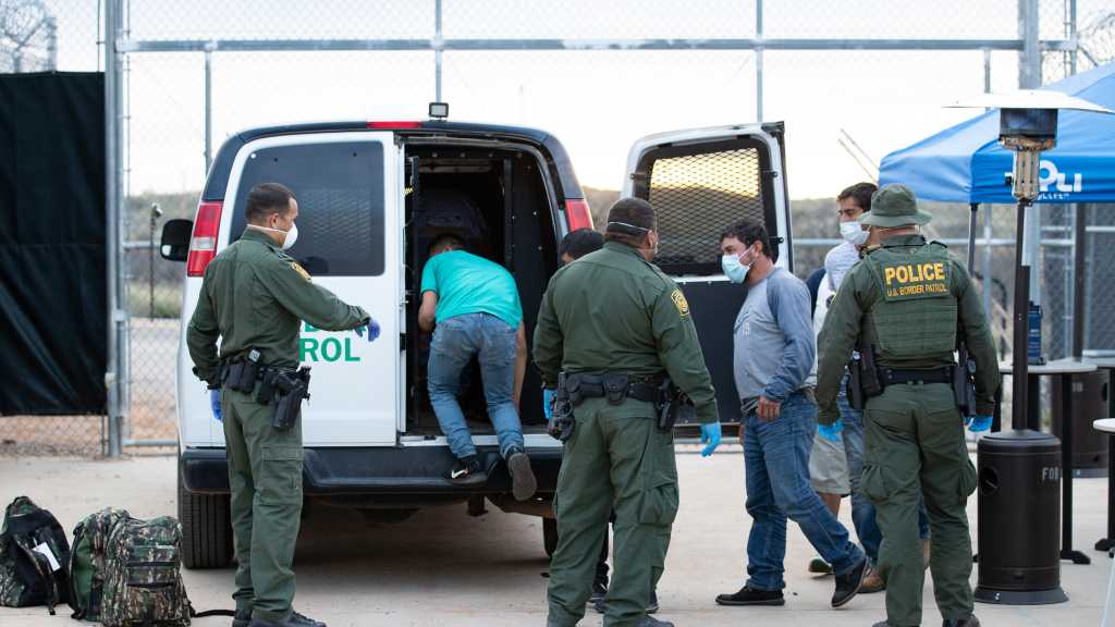 Des milliers d’immigrés latinos déclarés « décédés » par la Sécurité sociale américaine
