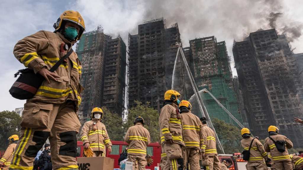 Incendie de Hong Kong: au moins 128 morts, le système d’alarme des tours mis en cause
